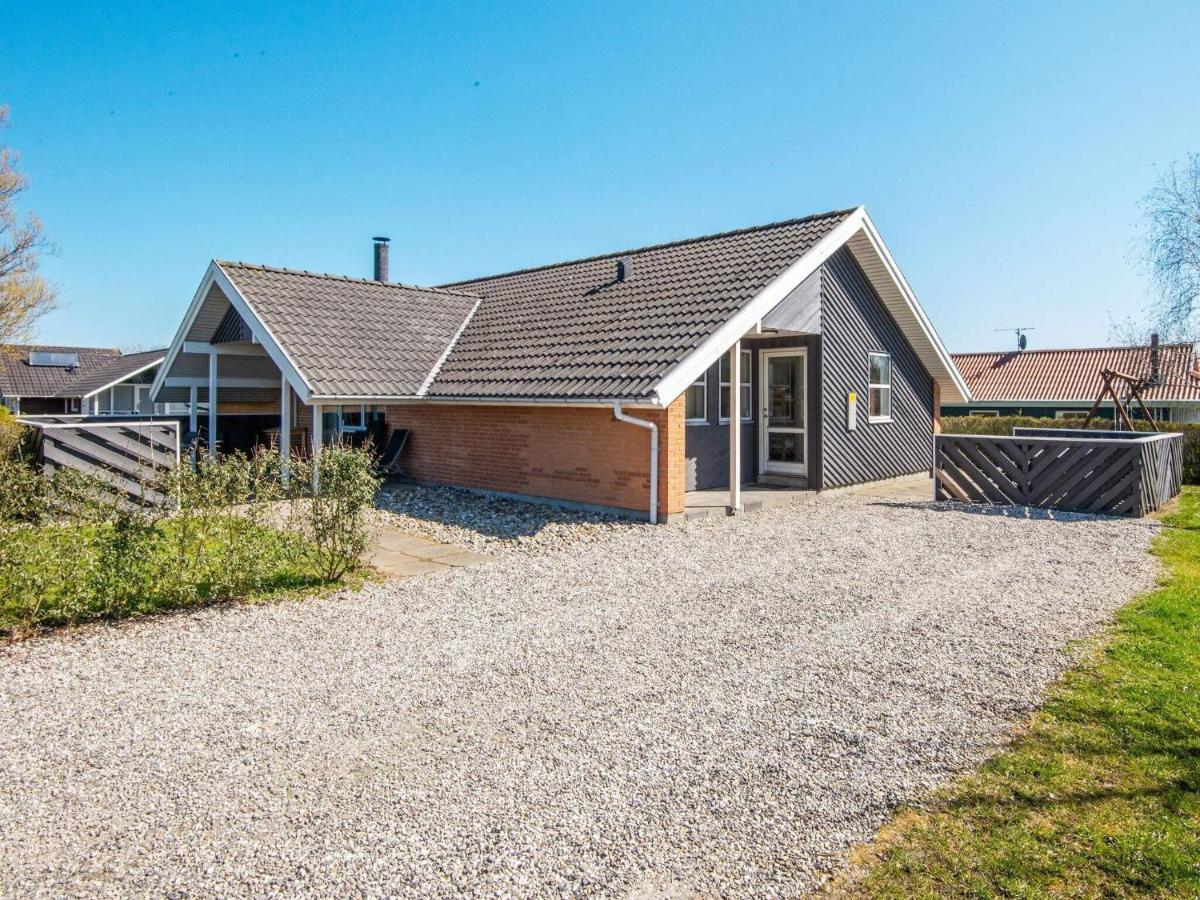 10 Person Holiday Home In Juelsminde Sonderby  Exteriör bild